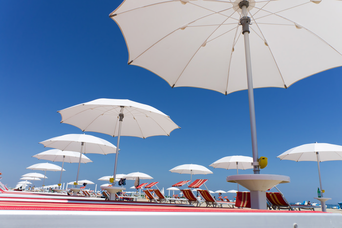 Rimini beach shutterstock_105875357.jpg